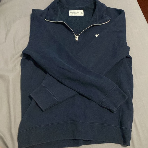 Abercrombie & Fitch Quarter Zip - Picture 2 of 3
